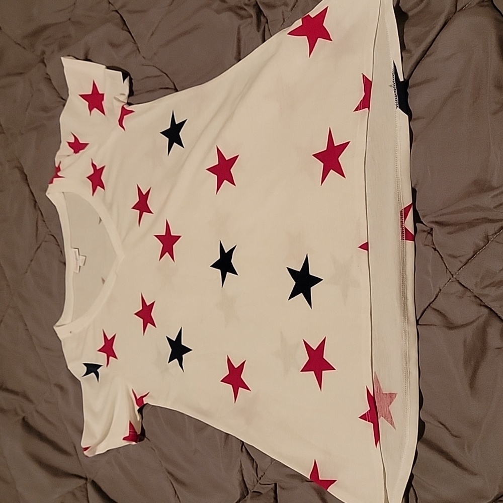 Lularoe t-shirt